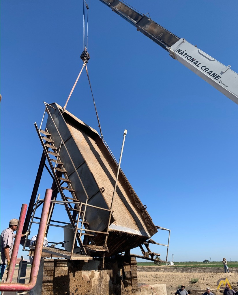 2013 National-Peterbilt 890D 23-Ton Boom Truck Crane; CranesList ID: 706 4