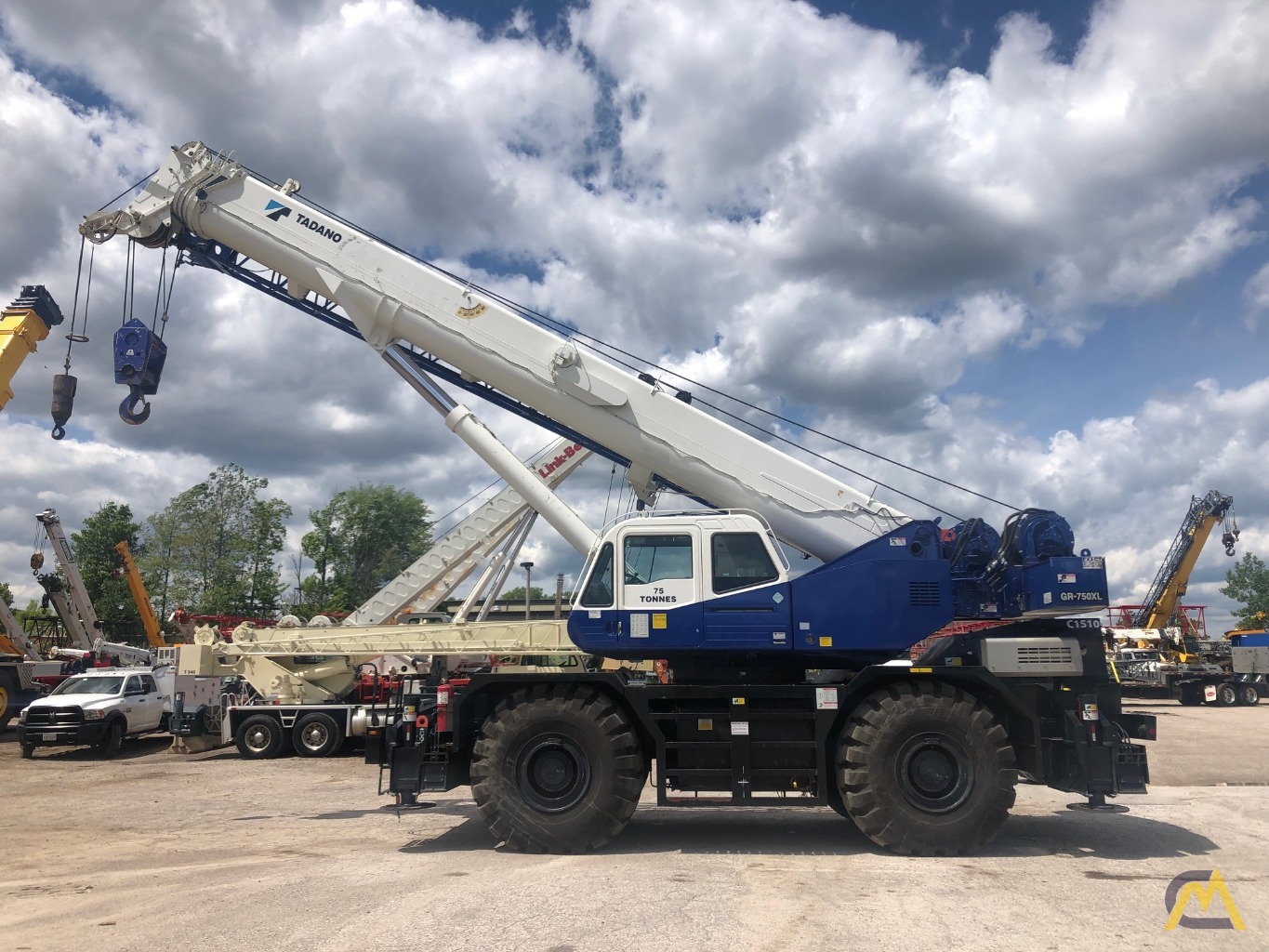 2013 Tadano GR-750XL 75-Ton Rough Terrain crane 3