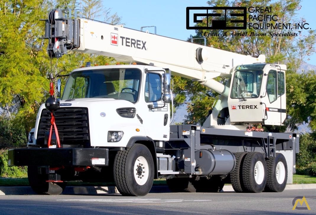 Terex RS 70100 35-Ton Boom Truck Crane on Freightliner 108SD 0