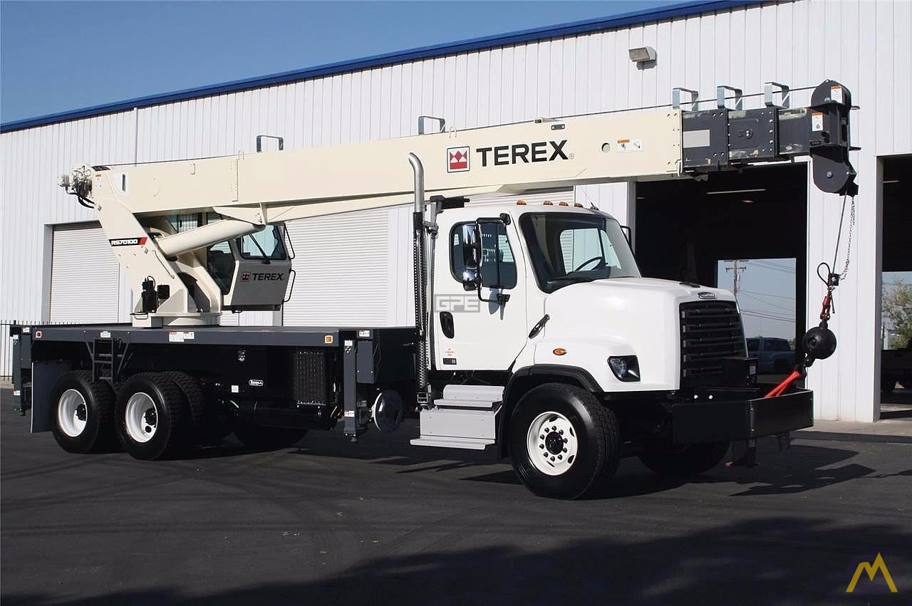 Terex RS 70100 35-Ton Boom Truck Crane on Freightliner 108SD 1