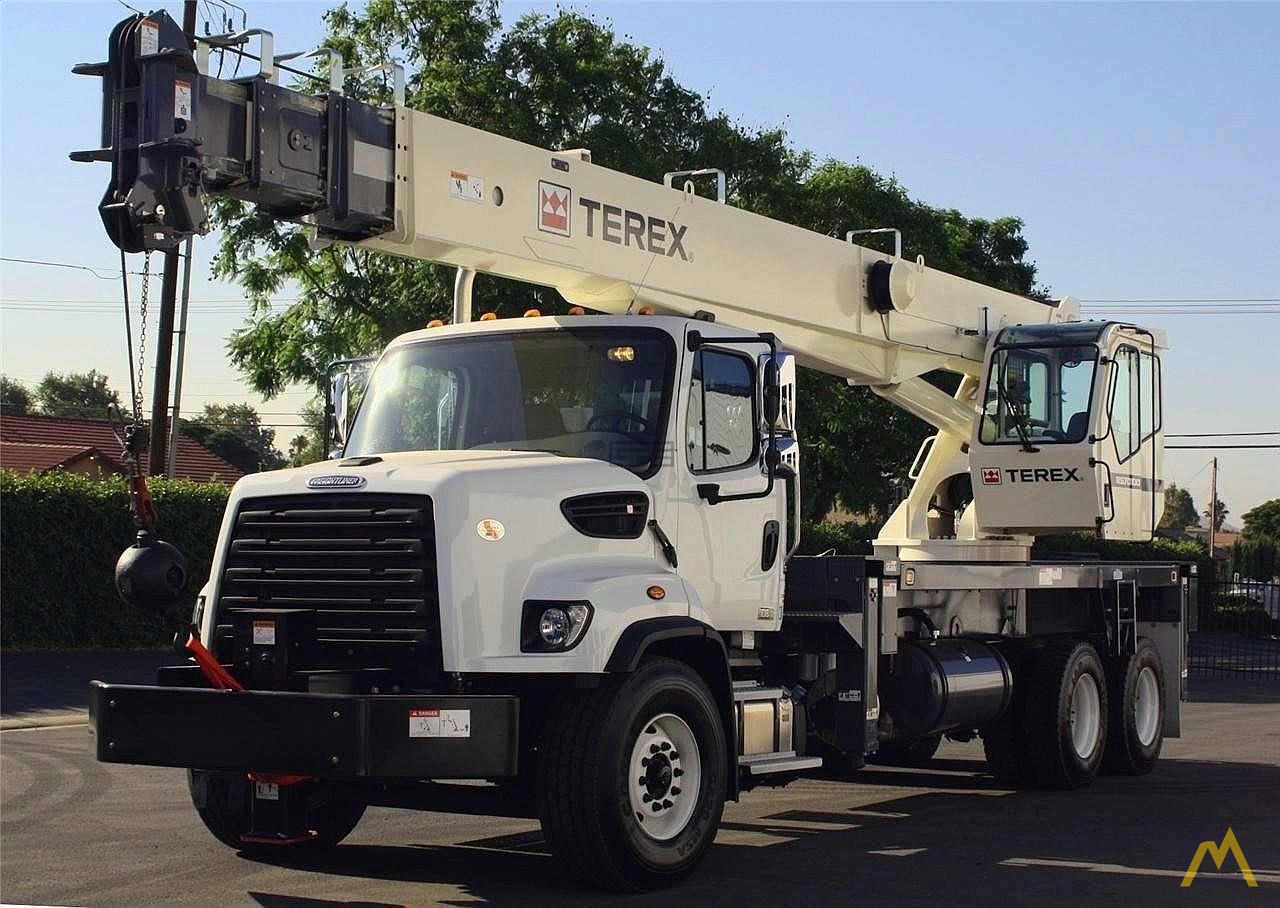 Terex RS 70100 35-Ton Boom Truck Crane on Freightliner 108SD 3