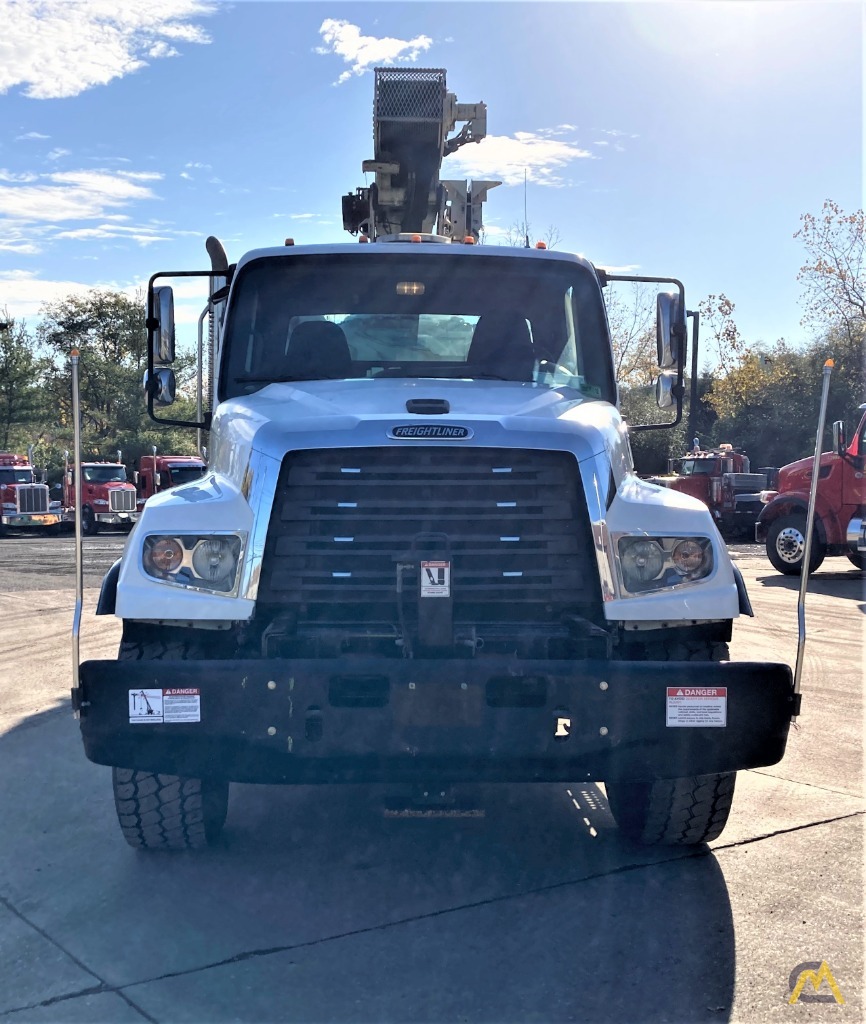2014 National 8100D 23-Ton Boom Truck Crane 3