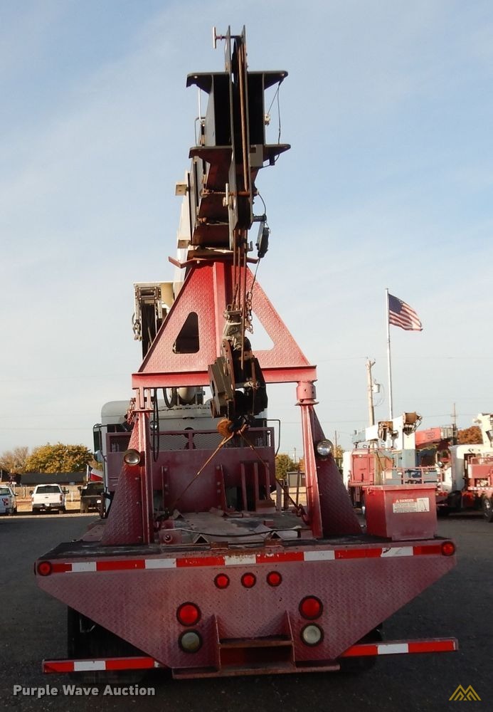 CLOSING @ 10 AM CST National 800D Boom Truck on 2014 Peterbilt 365 4