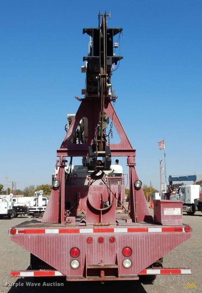 National 890D Boom Truck on 2014 Peterbilt 365 1