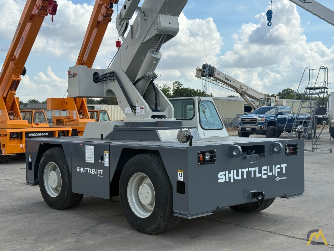 2014 SHUTTLELIFT CD5540F CARRY DECK 1