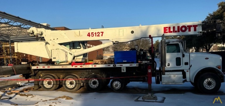 2015 Elliott 45127R Boom Truck Crane in Houston, TX 2