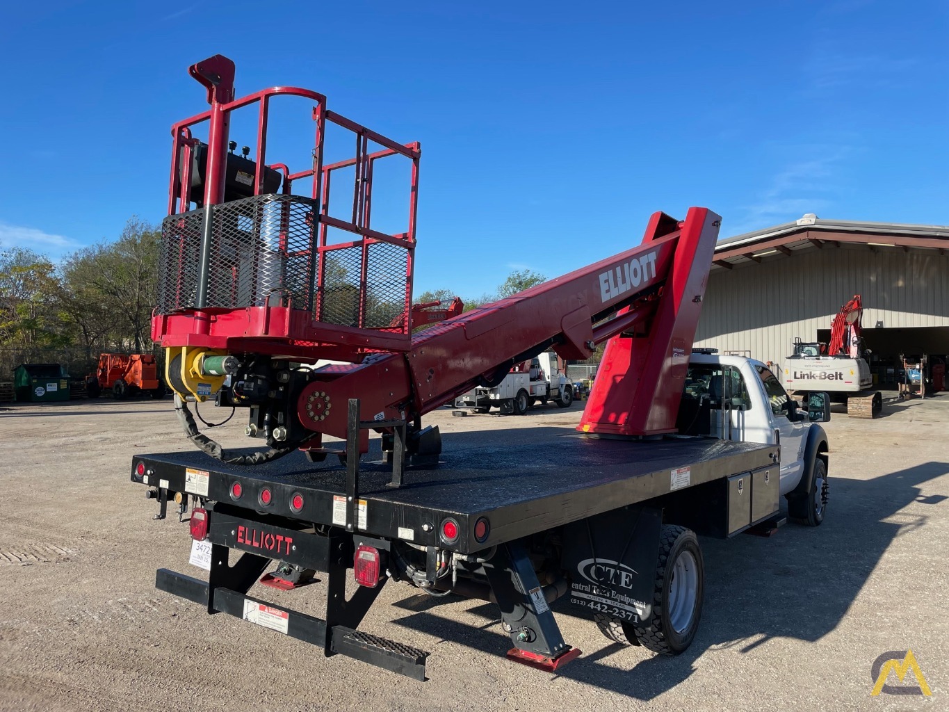 2015 Elliott V60F Aerial Bucket Truck Mounted on a Ford F550 For Sale