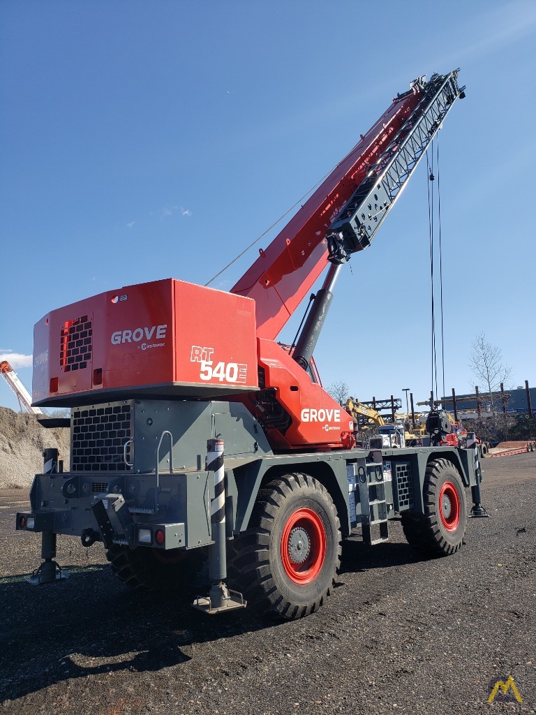 2015 Grove RT540E 40-Ton Rough Terrain Crane 9