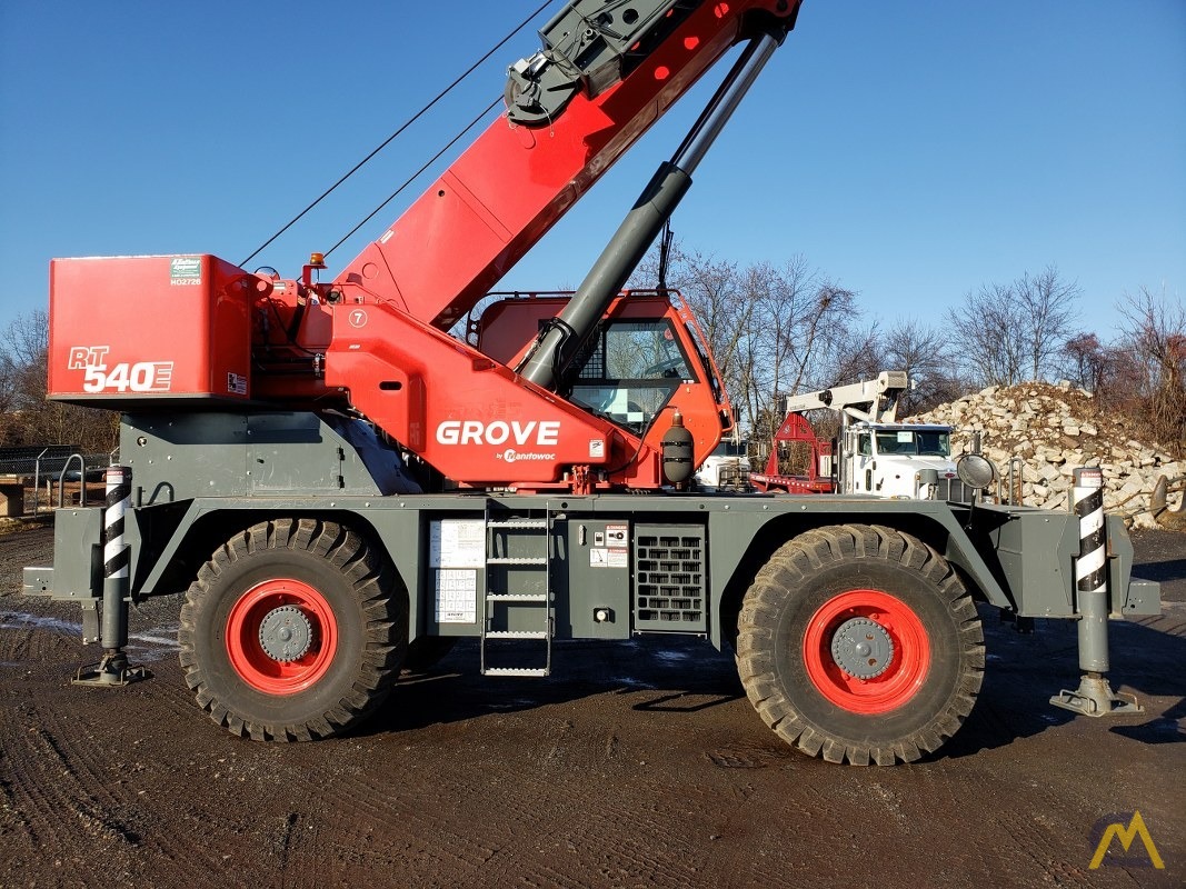 2015 Grove RT540E 40-Ton Rough Terrain Crane 2