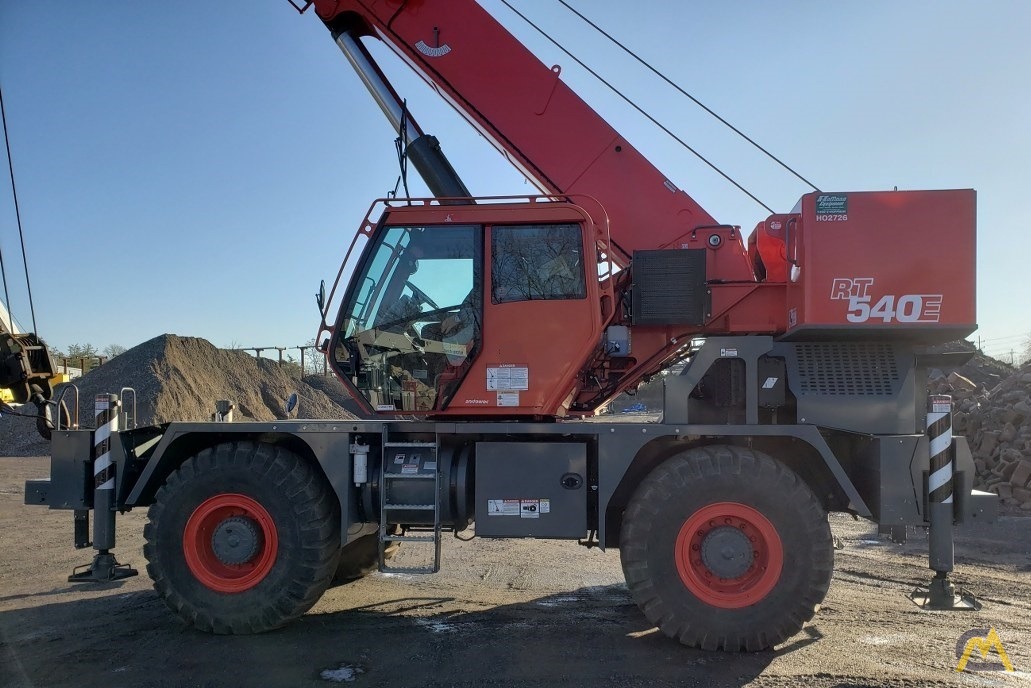 2015 Grove RT540E 40-Ton Rough Terrain Crane 0