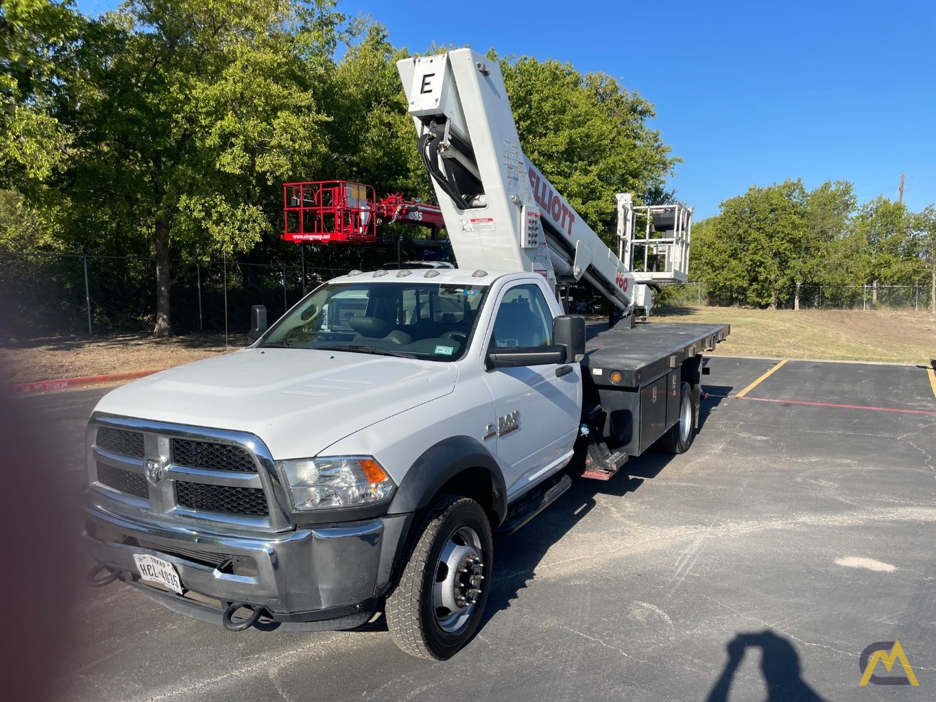 2016 Elliott V60F Aerial Bucket Truck 9