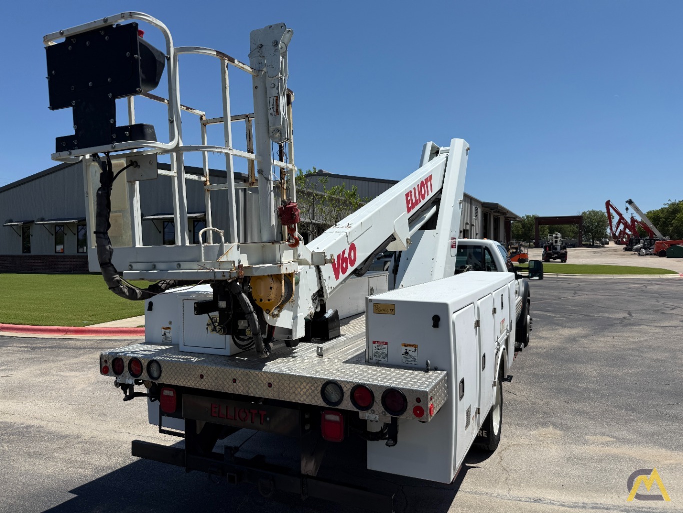 New Engine - 2016 Elliott V60F Telescopic Boom Bucket Truck 4