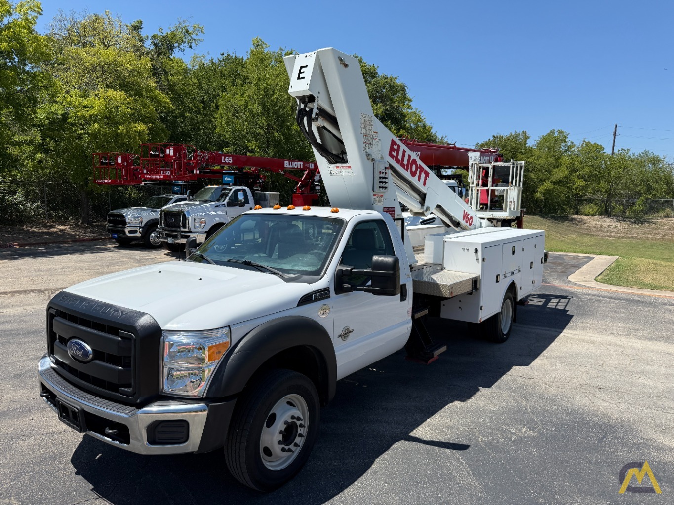 New Engine - 2016 Elliott V60F Telescopic Boom Bucket Truck 1