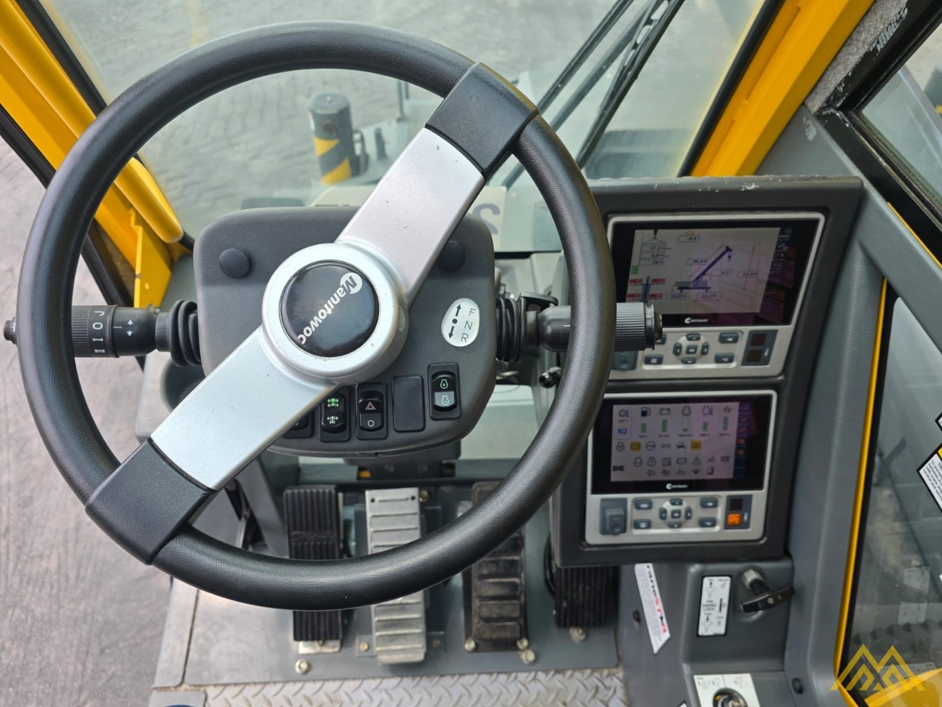 Grove GRT8100 Rough Terrain Crane 11