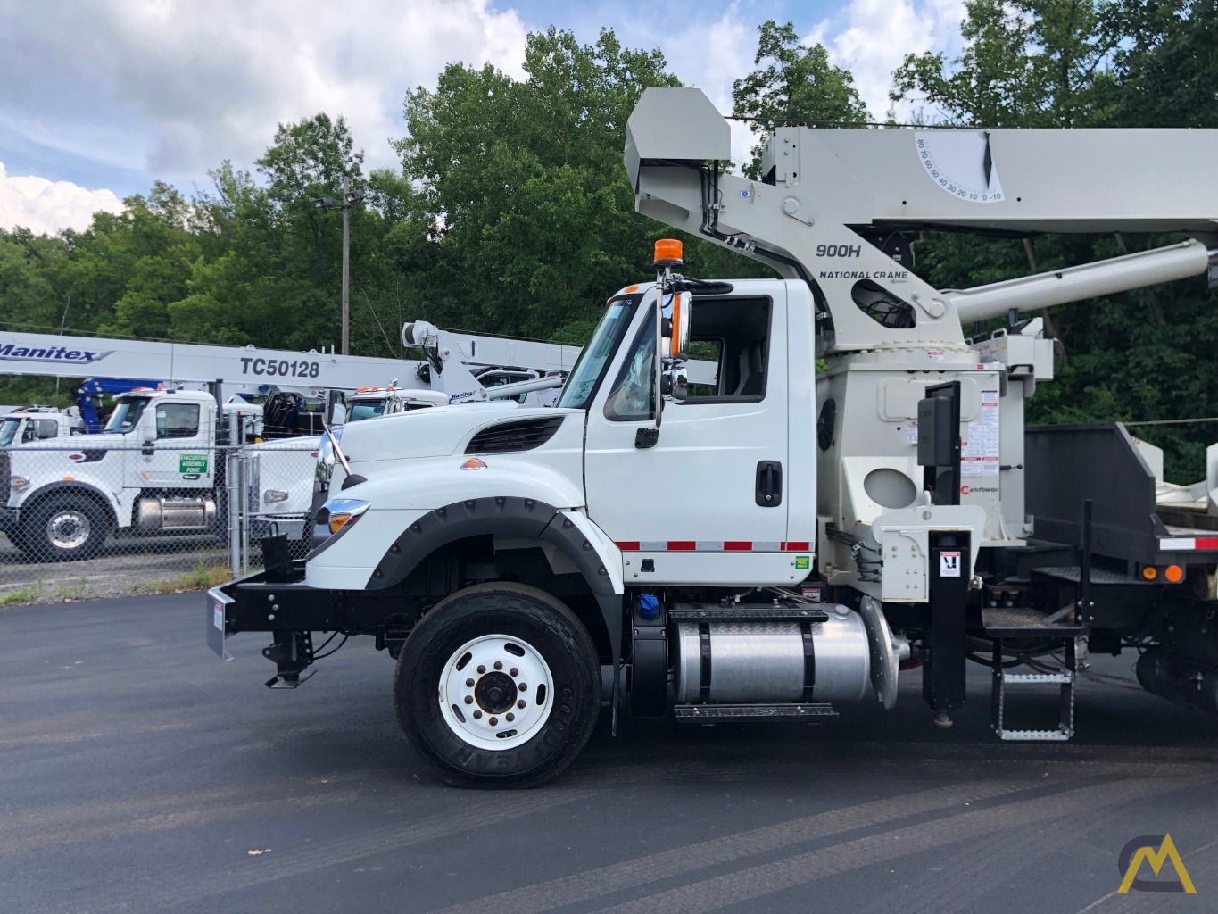2016 National 900H 27-Ton Boom Truck Crane on International 7600 2