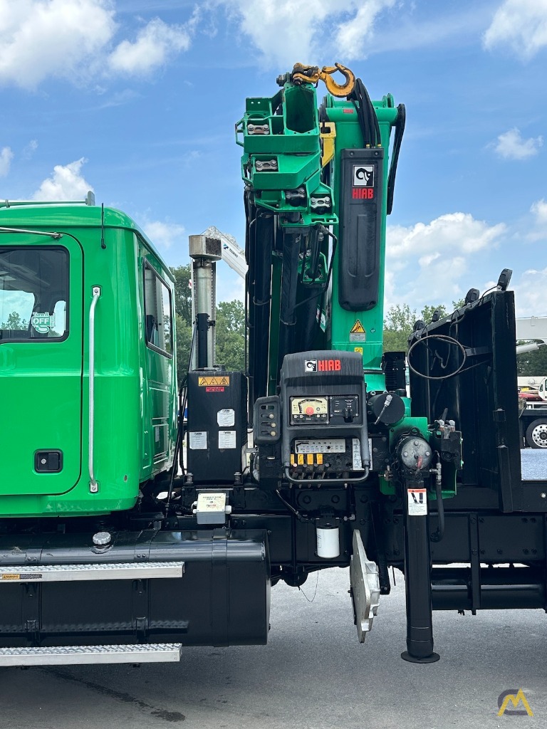 Hiab 288 EP-4 HI PRO Articulating Knuckle Boom Crane on 2016