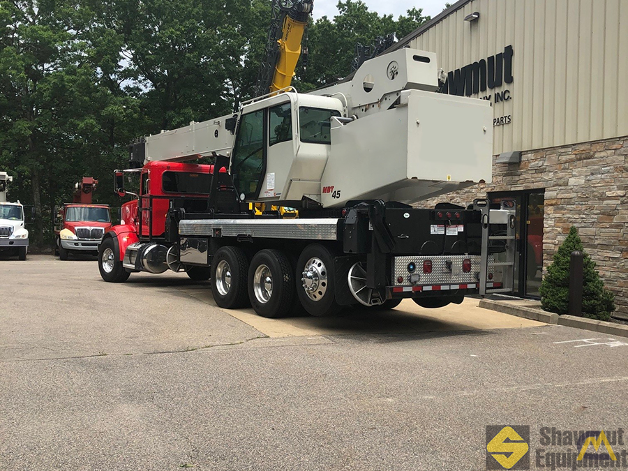 2016 National NBT45-127 45-Ton Boom Truck Crane 4