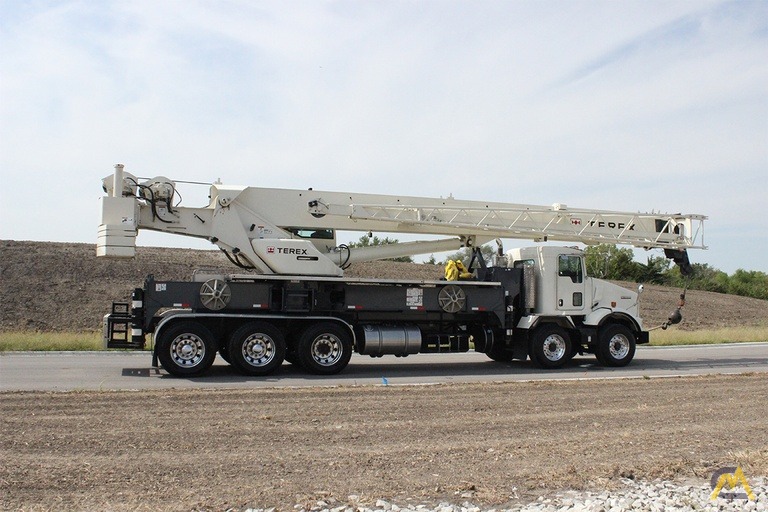 2016 Terex Crossover 8000 80-Ton Boom Truck Crane 3