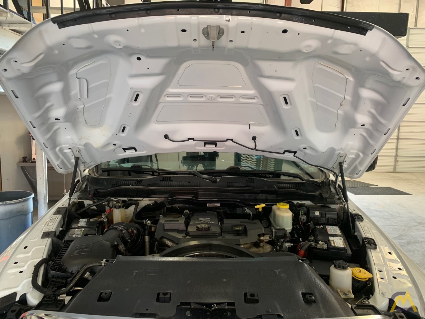 2017 Elliott M43R Aerial Bucket Triuck 9