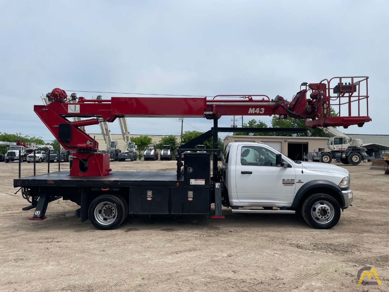 2019 Elliott M43R Aerial Bucket Truck 4