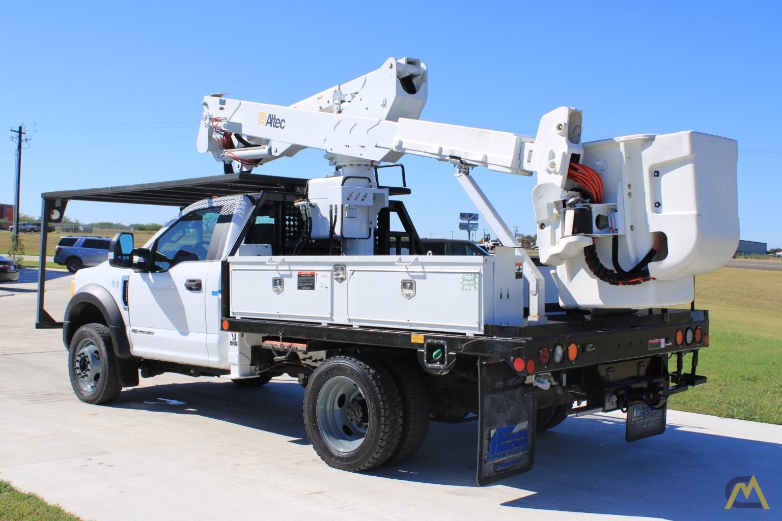 2019 Ford F-550 Flatbed / Altec AT37G 8