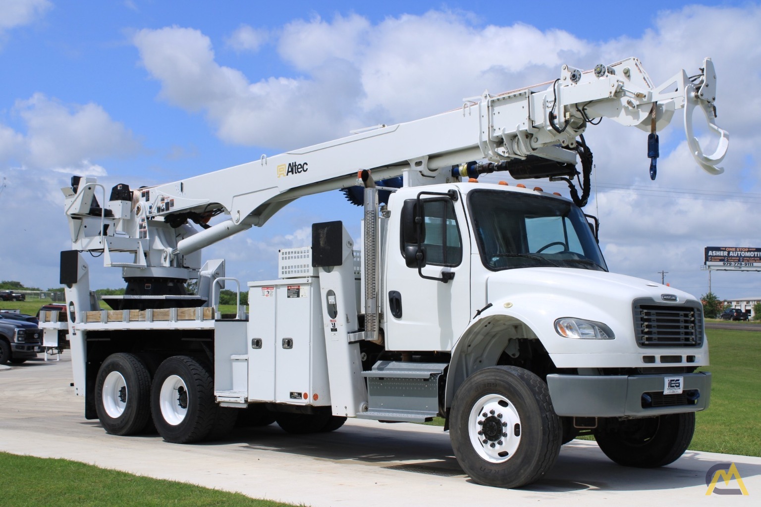 SOLD Altec DT65H Digger Derrick Crane on 2019 Freightliner M2 0