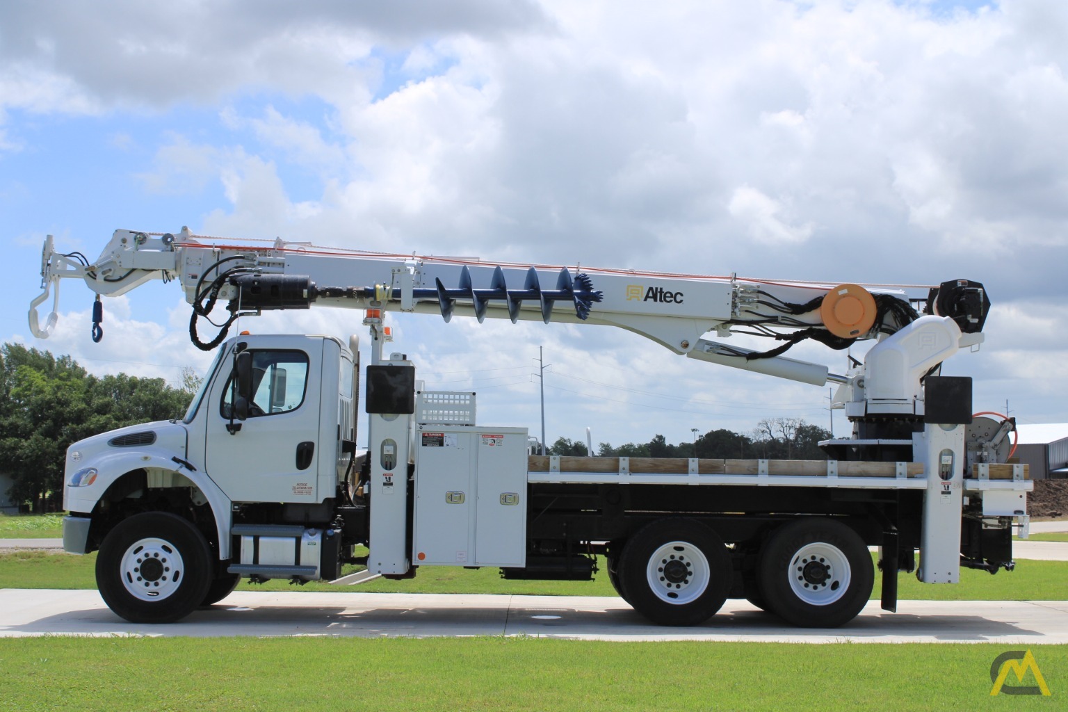 SOLD Altec DT65H Digger Derrick Crane on 2019 Freightliner M2 3