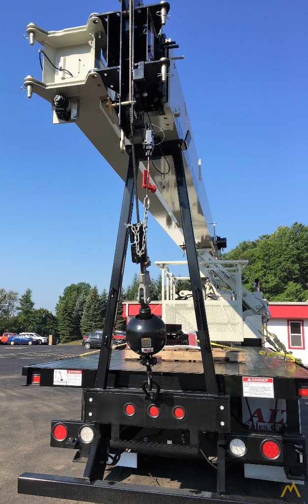 National 8100D 23-Ton Boom Truck Crane 8