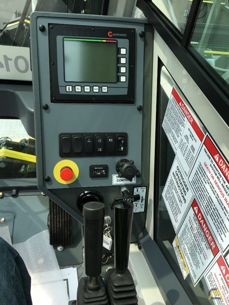 2019 National NBT40142-1 40-Ton Boom Truck Crane 11