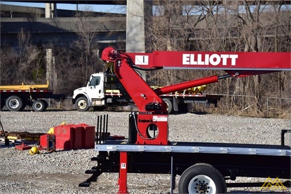 2021 Elliott L65R Aerial Bucket Truck 2