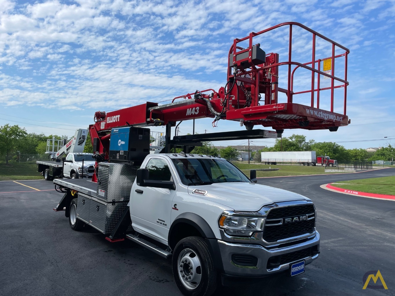 2022 Elliott M43R Aerial Bucket Truck 1