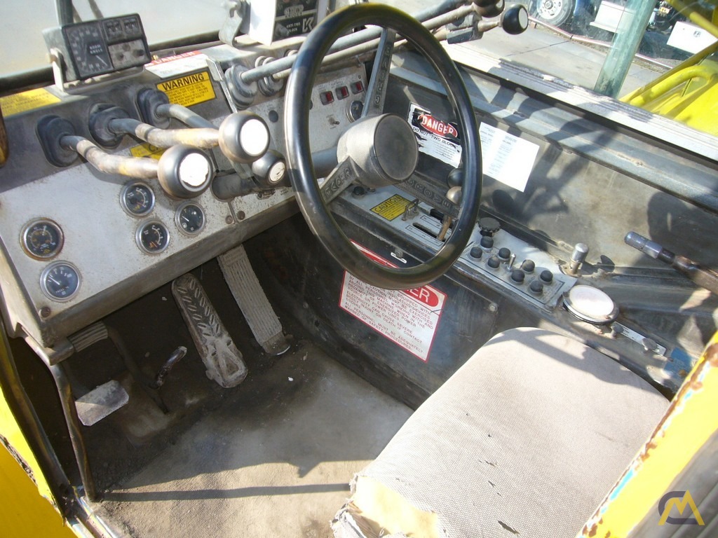 Grove RT522 22-ton Rough Terrain Crane 4