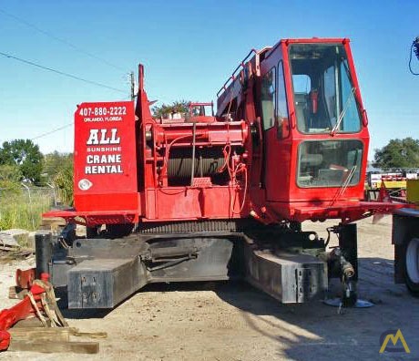 230t Manitowoc 888 Lattice Boom Crawler Crane 0
