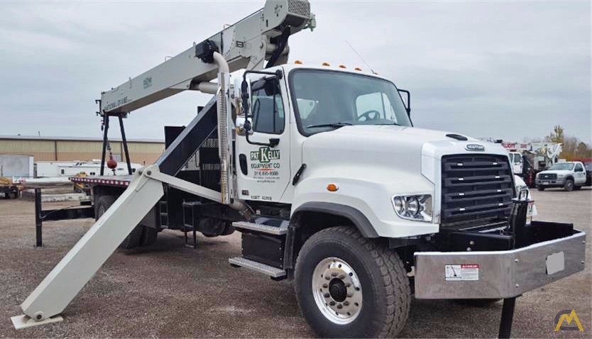 National 8100D 23-Ton Boom Truck Crane 1