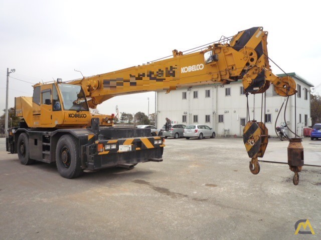  Kobelco RK250-6 25-ton Rough Terrain Crane 5