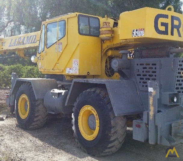 Grove RT528C 28-ton Rough Terrain Crane 1
