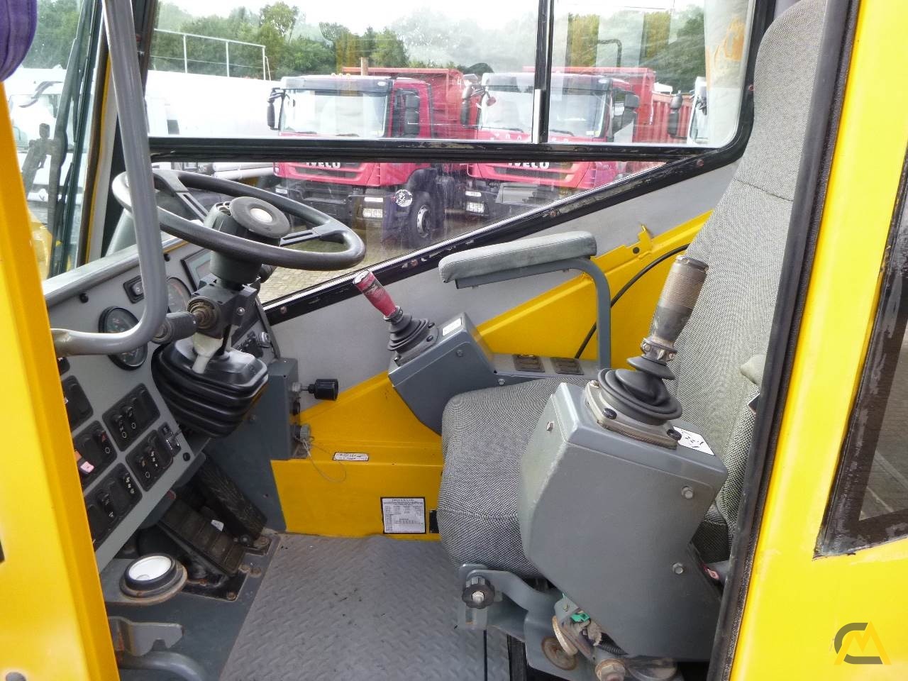 30-ton Grove RT530E-2 Rough Terrain Crane 12