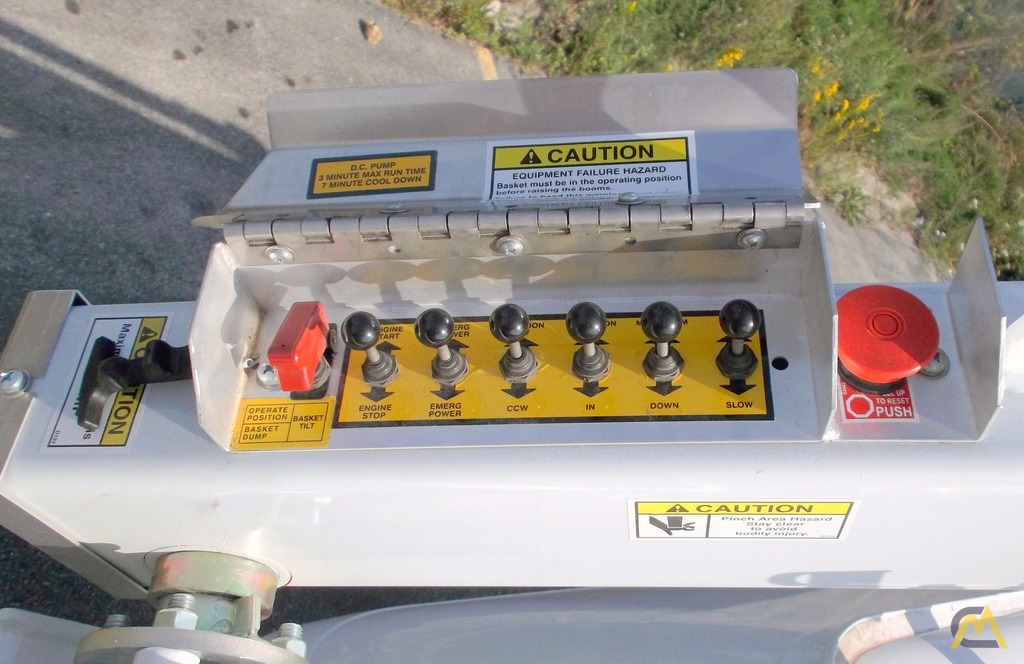 300 lb. DurALift DVS29TS Bucket Van For Sale Boom LiftsArticulating