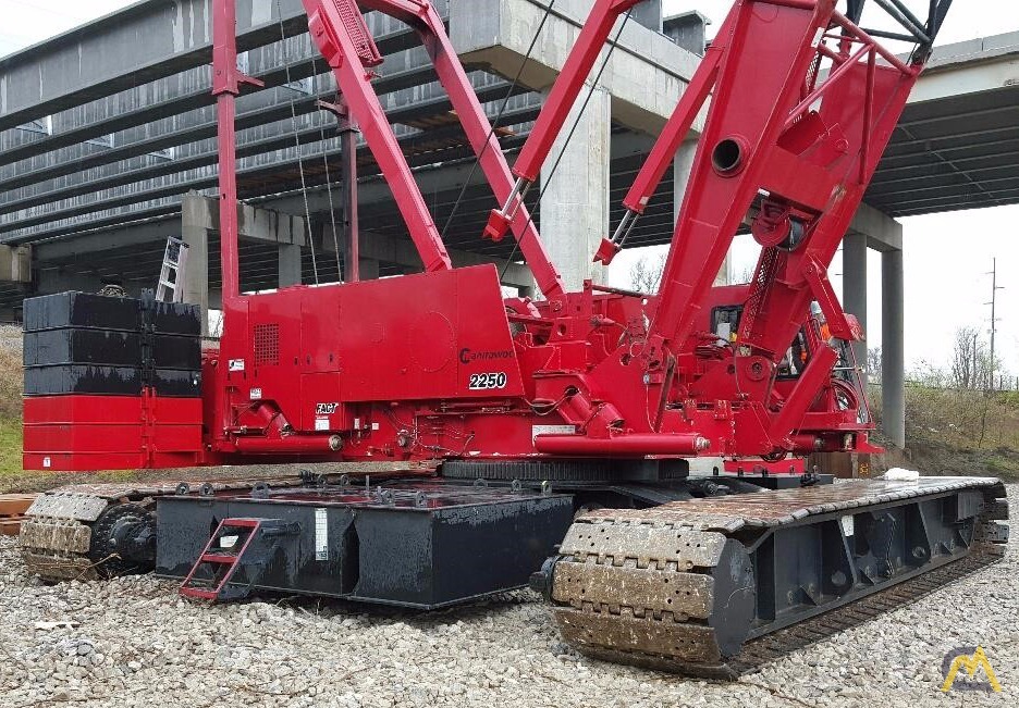 Manitowoc 2250 III 300-Ton Lattice Boom Crawler Crane 2
