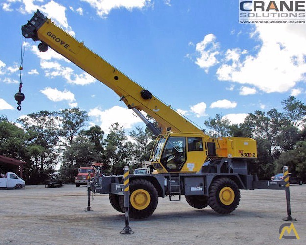 Grove RT530E-2 30-Ton Rough Terrain Crane 2