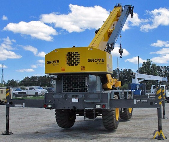 Grove RT530E-2 30-Ton Rough Terrain Crane 8