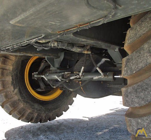 Grove RT530E-2 30-Ton Rough Terrain Crane 9