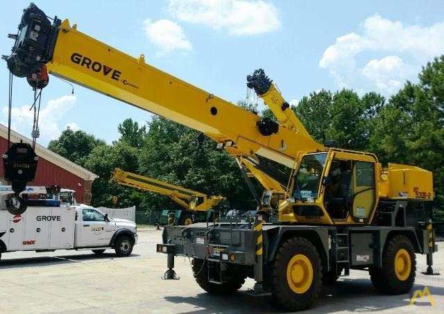 30t Grove RT530E-2 Rough Terrain Crane 3