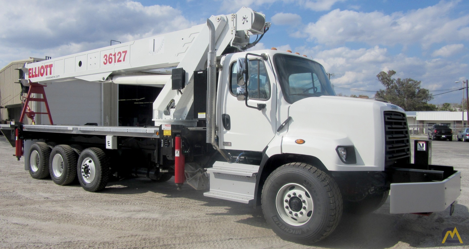Elliott 36127F 36ton Boom Truck Crane on Freightliner SD108 For Sale