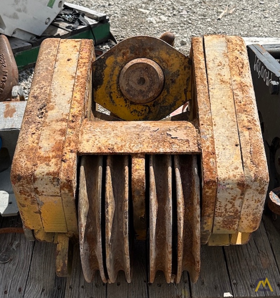 40 Ton Hook Block – 4 Sheave, 1,900 lbs 5