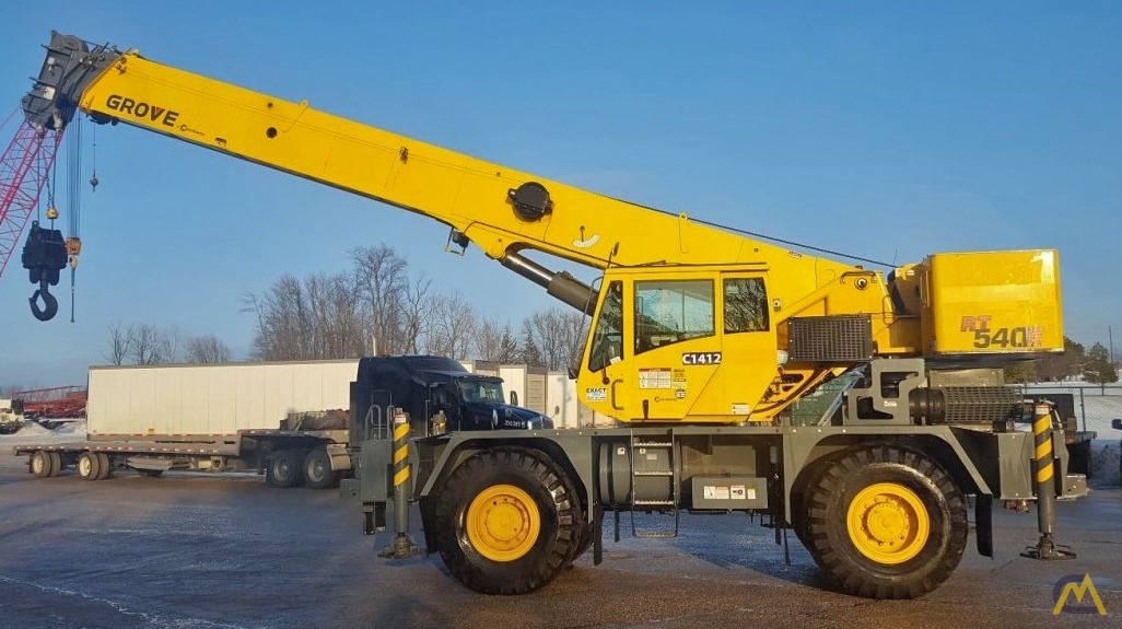 Grove RT540E 40-Ton Rough Terrain Crane 1