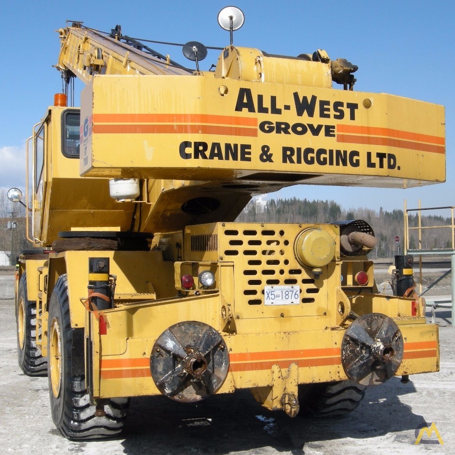 Grove RT740B 40-ton Rough Terrain Crane 5