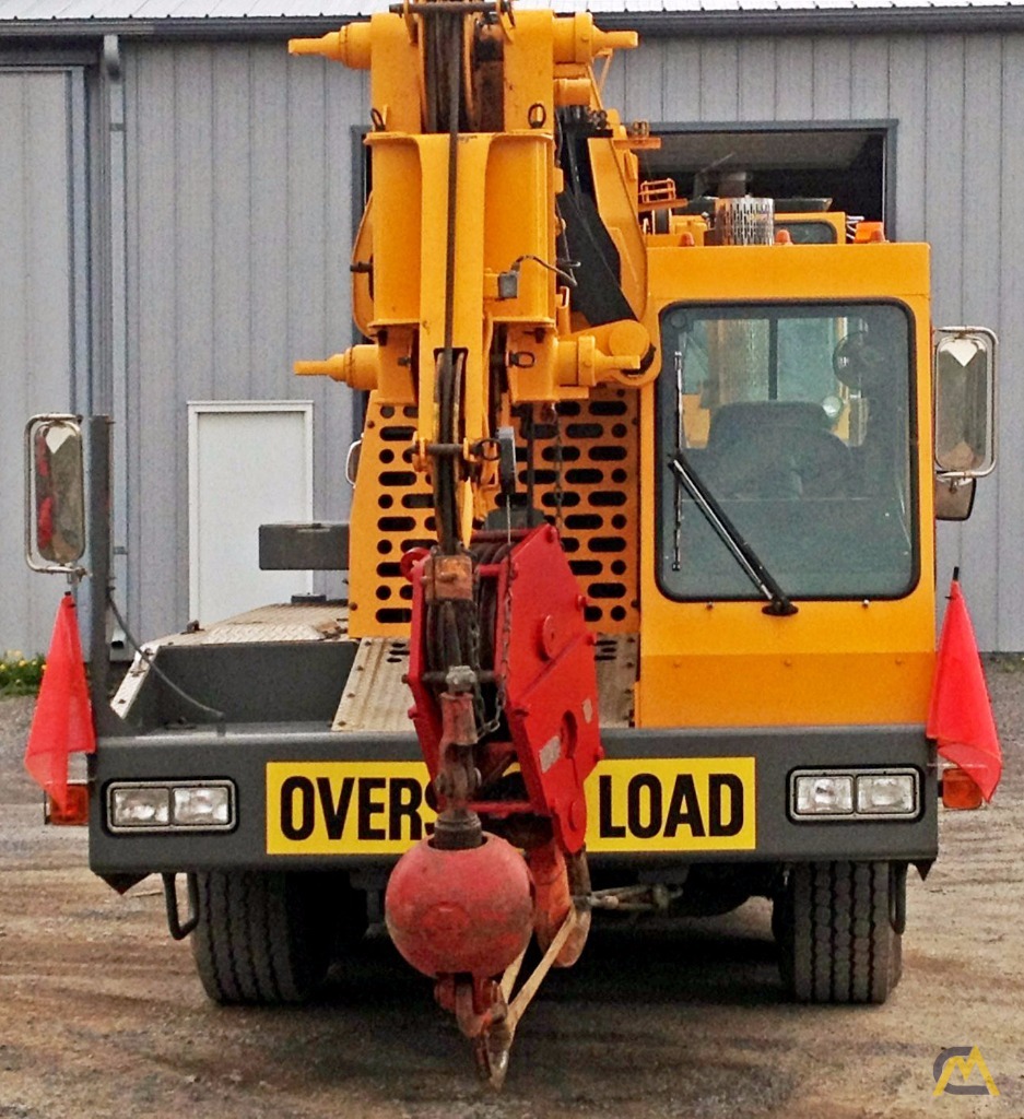 Grove TMS640 40-ton Telescopic Boom Truck Crane 2