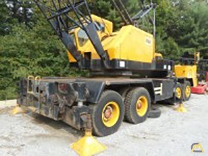 P&H 440TC 40-Ton Lattice Boom Truck Crane 2