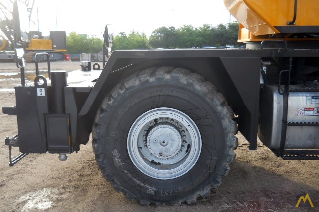 Sany SRC840 40-ton Rough Terrain Crane 17